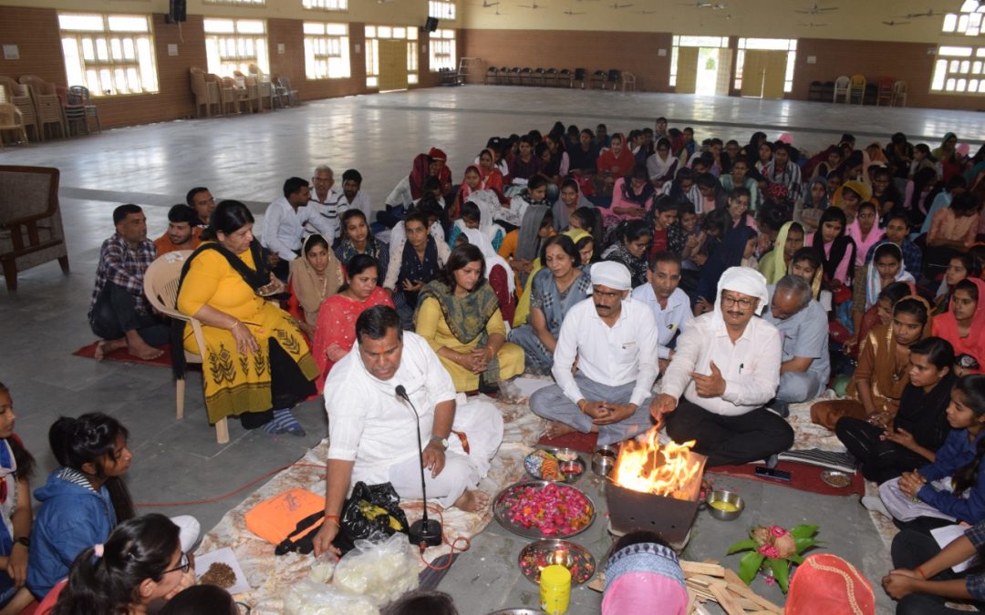 नया सम सैमेस्टर प्रारम्भ होने के उपलक्ष्य में हवन का आयोजन किया गया